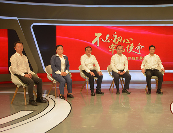 “不忘初心、牢記使命”主題教育系列訪談——聚焦安徽淮南
本期訪談聚焦安徽淮南，邀請安徽省淮南市委常委、組織部部長馬文革等，談談當地是如何落實中央部署安排，深入推進主題教育的。